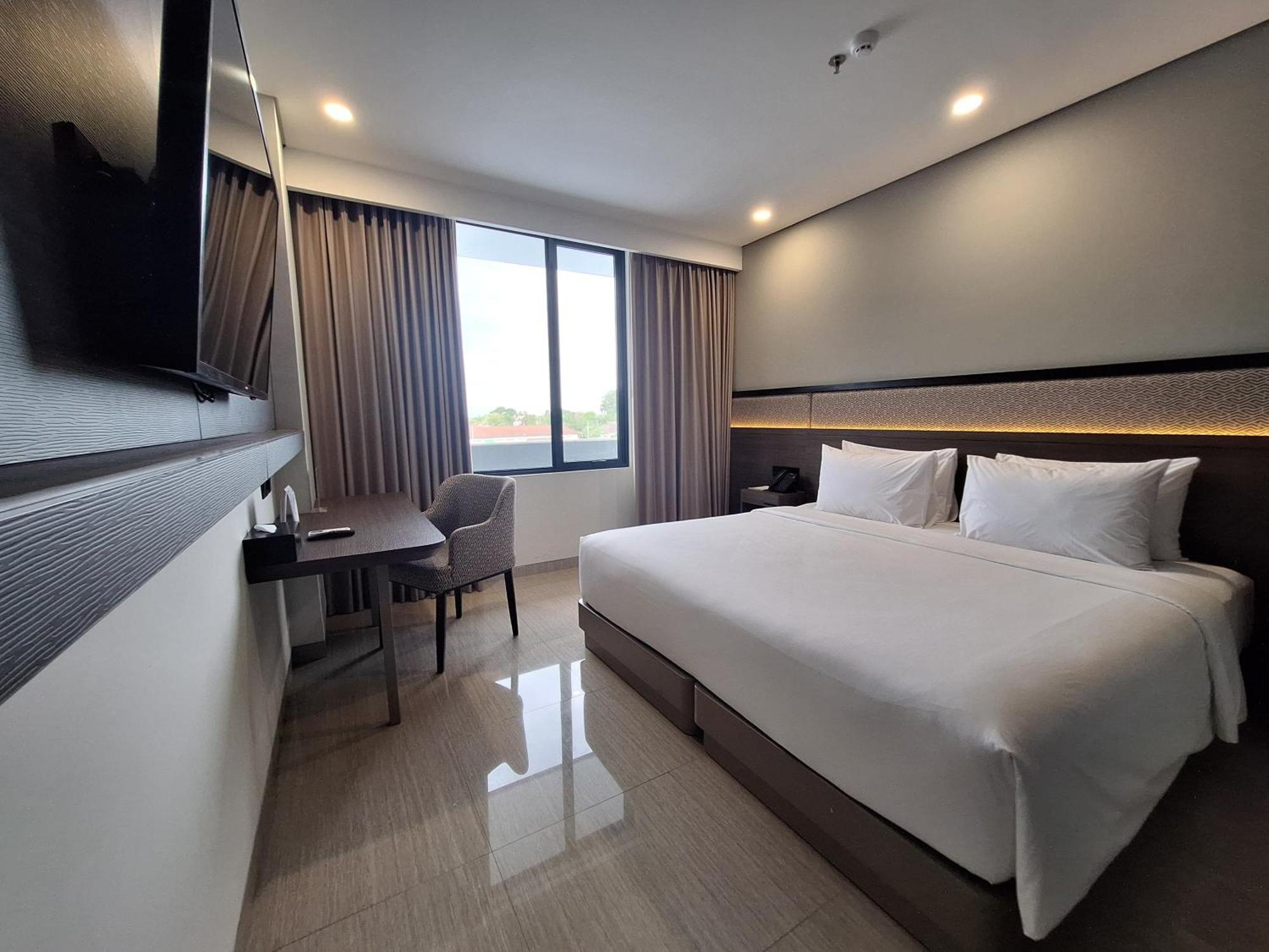 Hotel Santika Blitar Εξωτερικό φωτογραφία