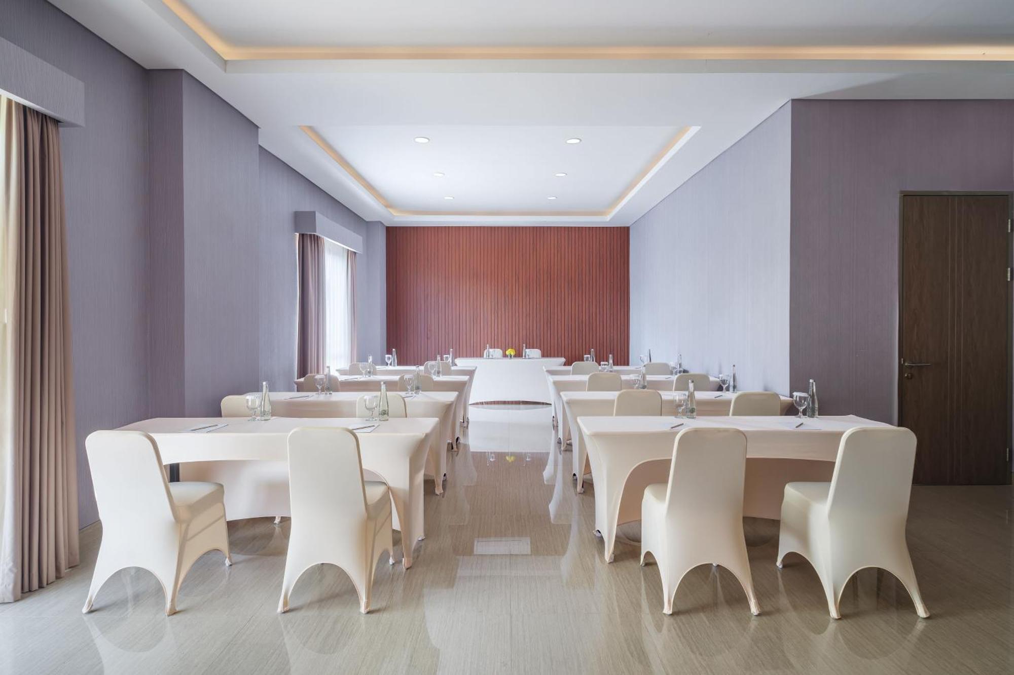 Hotel Santika Blitar Εξωτερικό φωτογραφία
