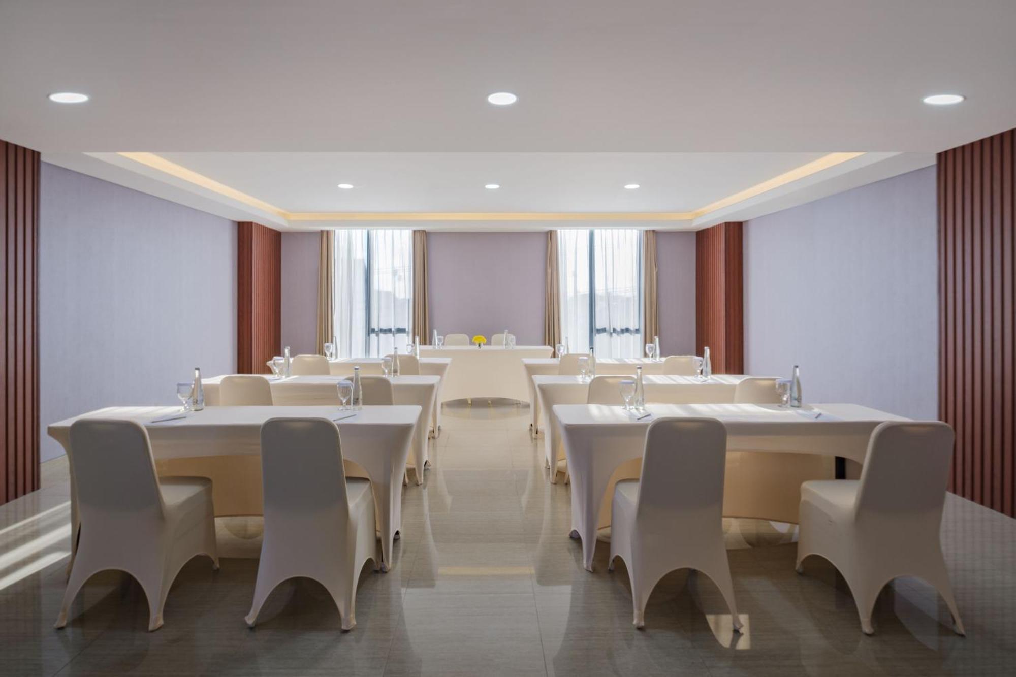 Hotel Santika Blitar Εξωτερικό φωτογραφία