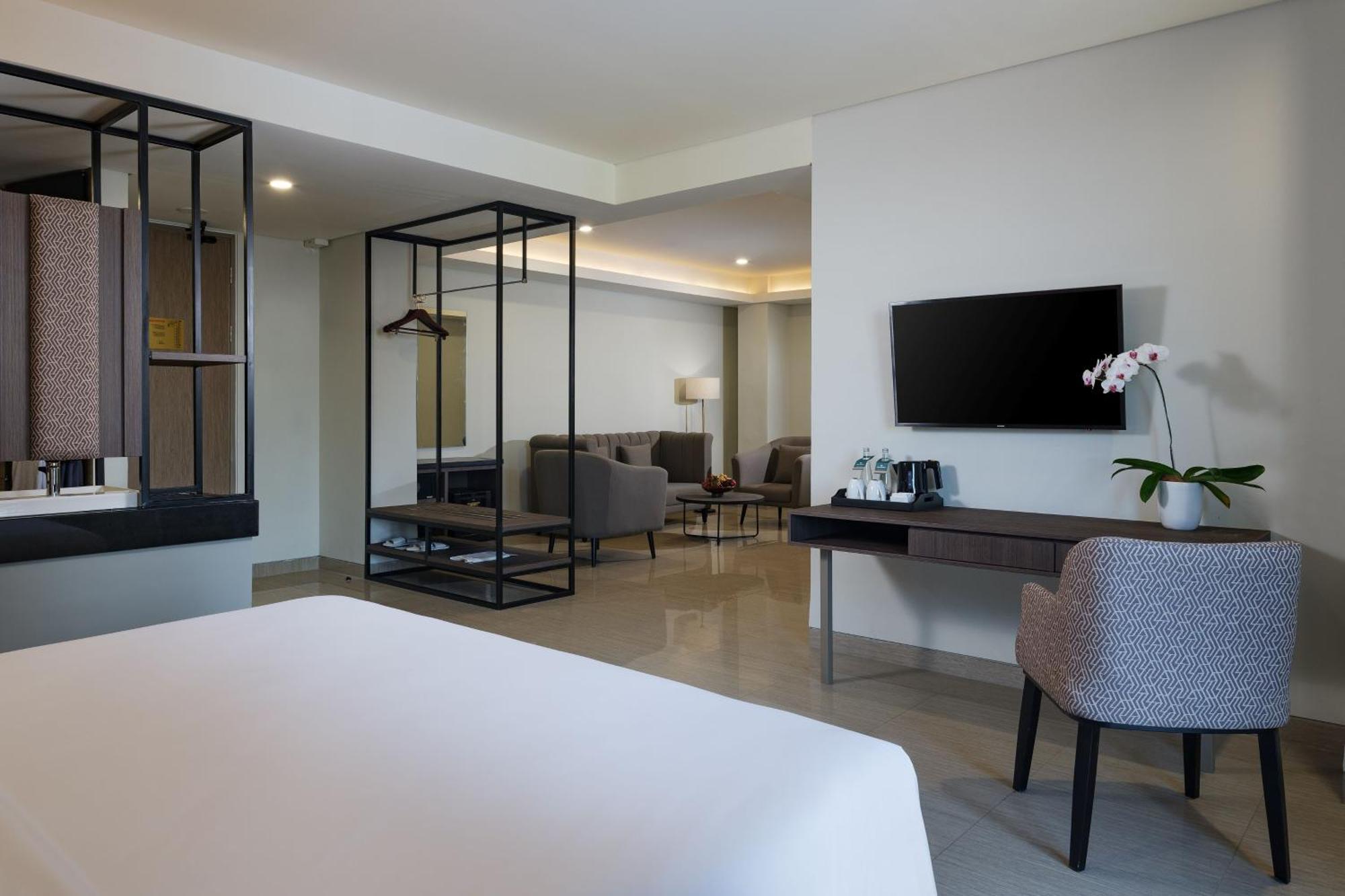Hotel Santika Blitar Εξωτερικό φωτογραφία