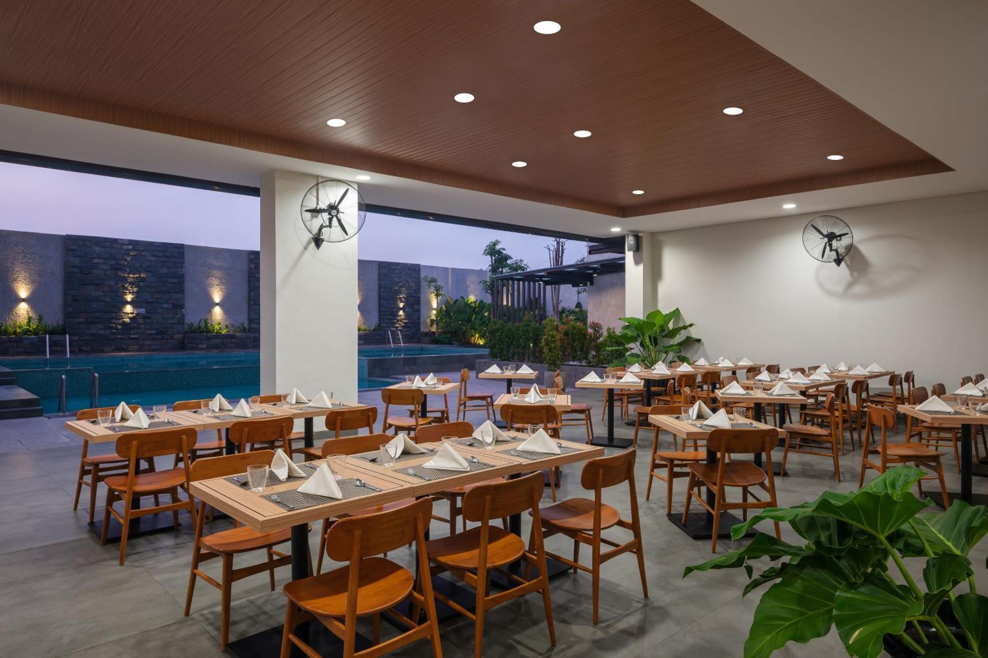 Hotel Santika Blitar Εξωτερικό φωτογραφία